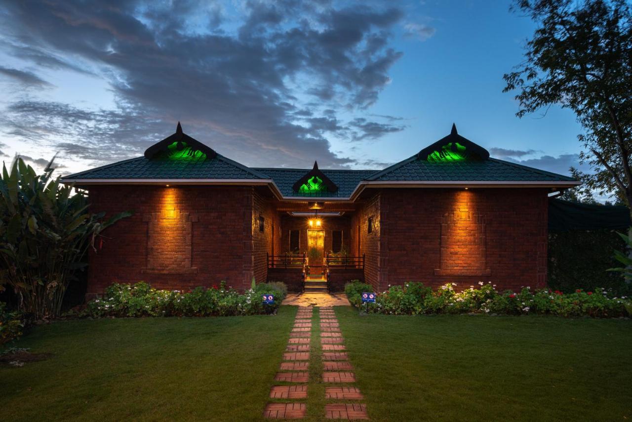 Fun Retreat Resort, Hotel And Ayurveda Spa Arusha Exteriör bild