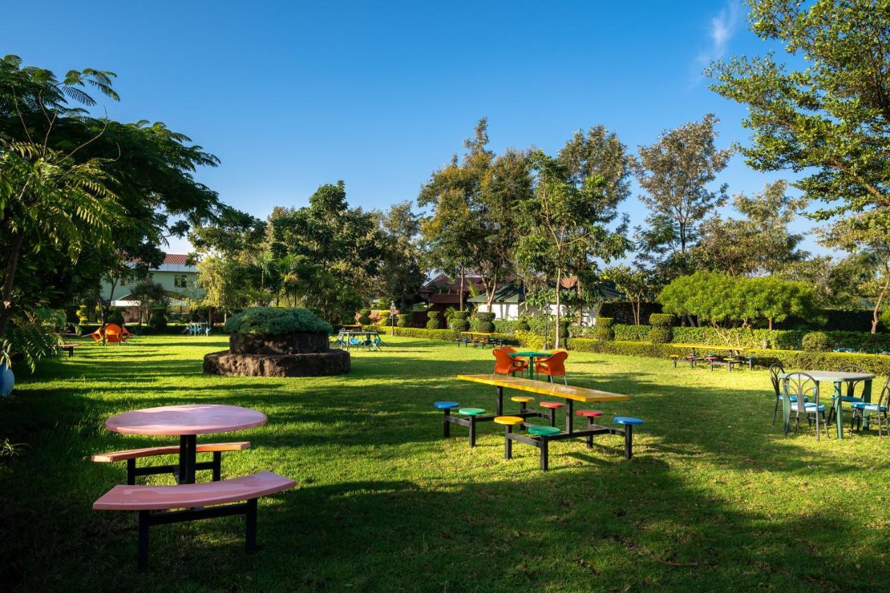 Fun Retreat Resort, Hotel And Ayurveda Spa Arusha Exteriör bild