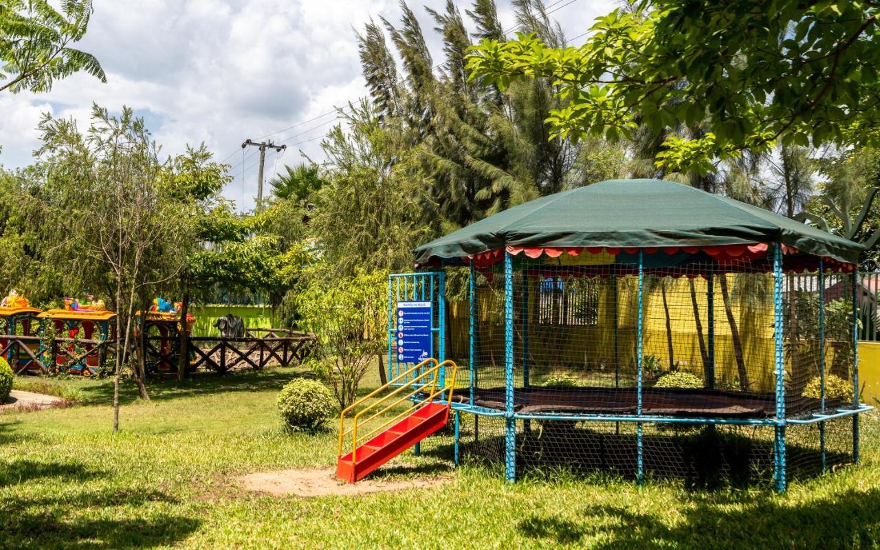 Fun Retreat Resort, Hotel And Ayurveda Spa Arusha Exteriör bild